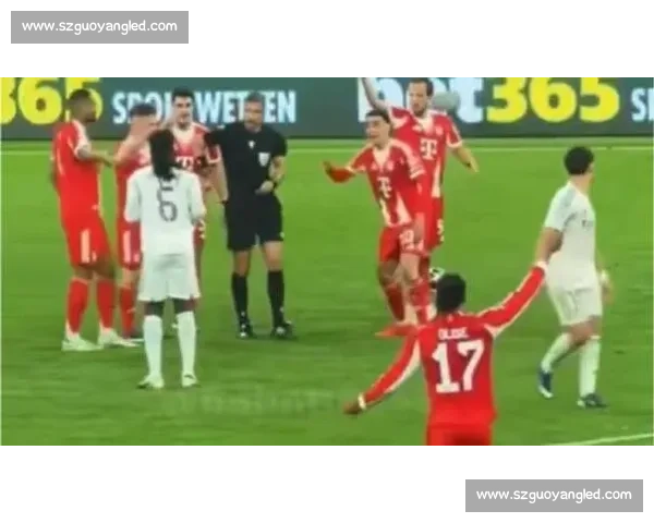欧冠赛场红牌事件盘点与球员争议行为解析