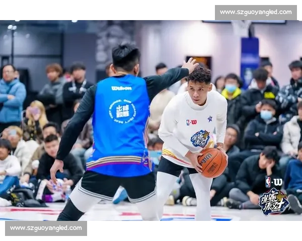 篮球全明星赛聚焦明星对决与精彩表演 激烈角逐点燃全场热情 篮球全明星赛聚焦明星对决与精彩表演 激烈角逐点燃全场热情